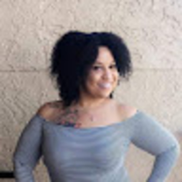 Meet your Posher, Sabrina at hourglass - Picture 1 of 1